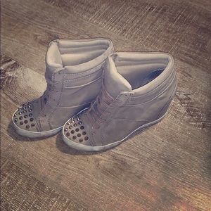 KG * KURT GEIGER heeled high top
